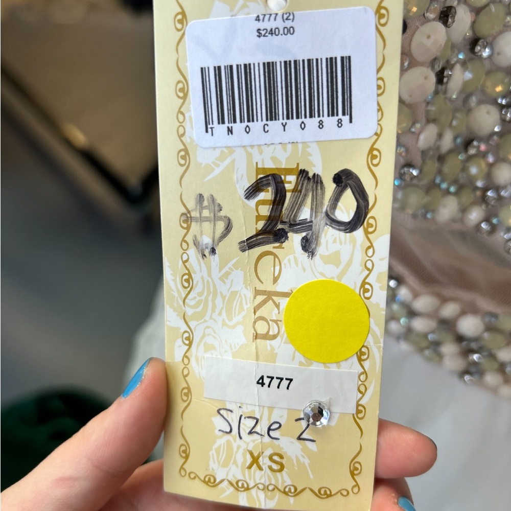 White Short Formal Size 2 With See Through Middle - image 3